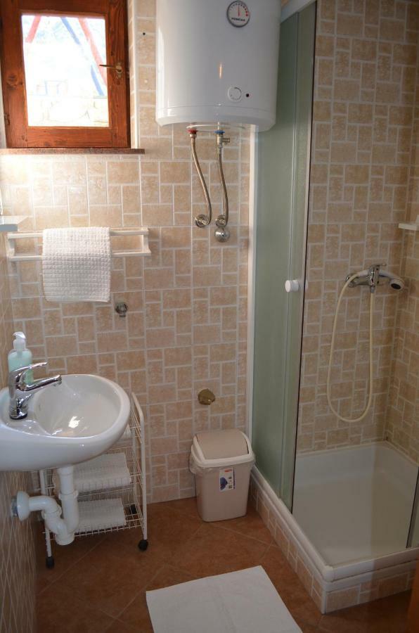Holiday Home Garina Draga Bašćanska Kültér fotó