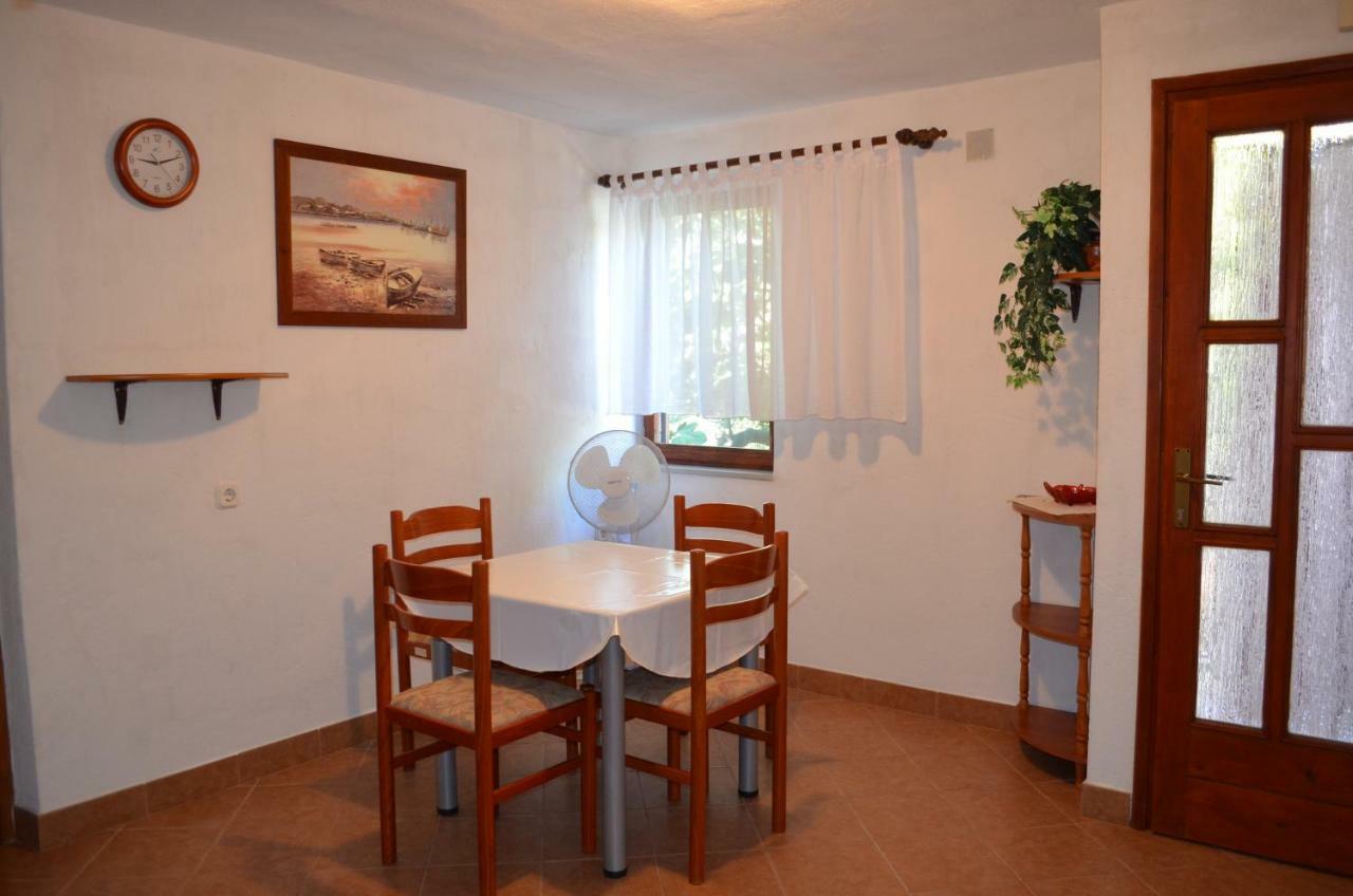Holiday Home Garina Draga Bašćanska Kültér fotó