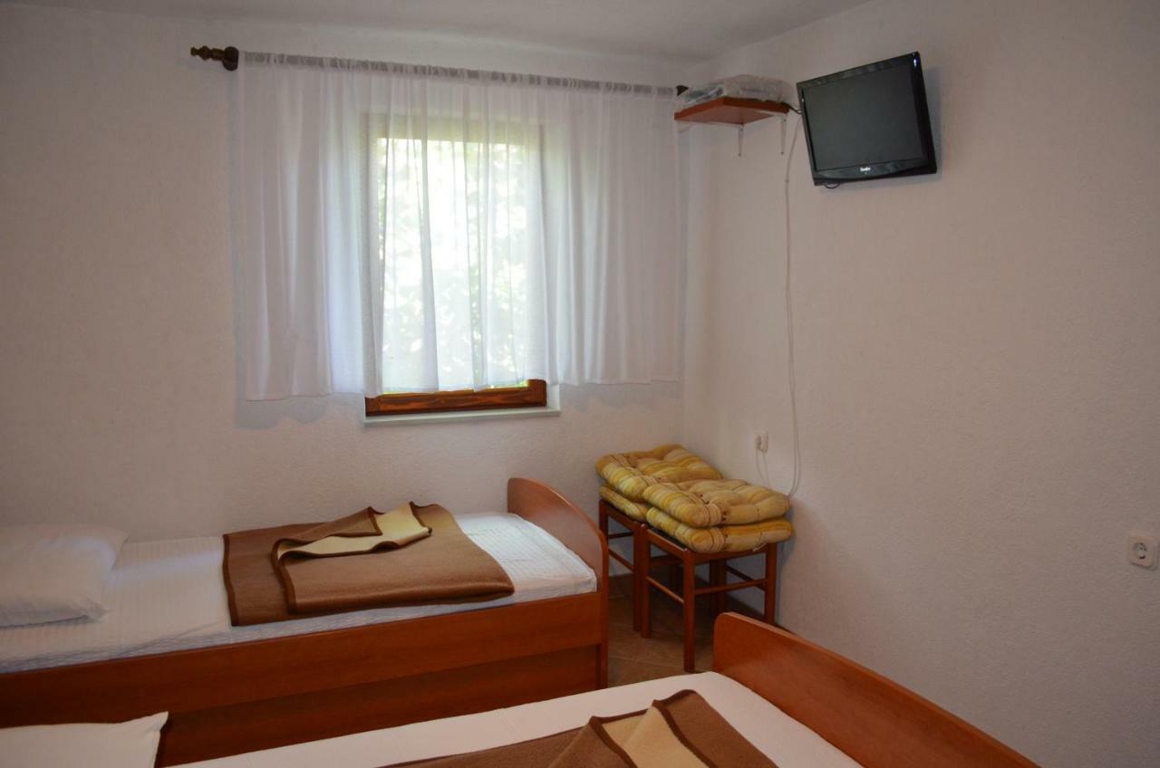 Holiday Home Garina Draga Bašćanska Kültér fotó